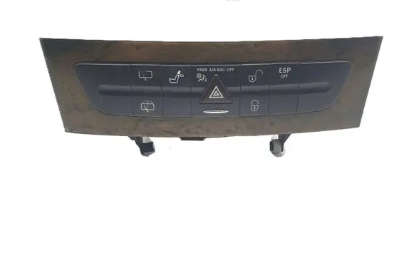 Radio/GPS head unit trim