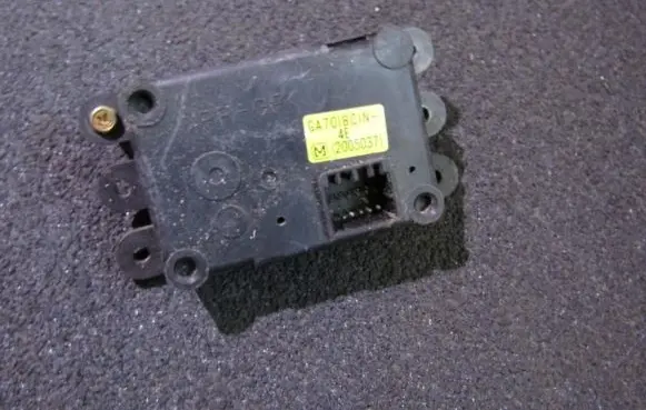 Mazda 323 F Air flap motor/actuator ga701bcin4e