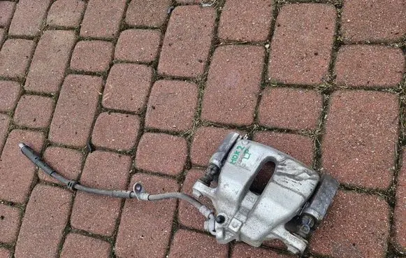 Opel Mokka B Front brake caliper 5O5P5L5E5X0005