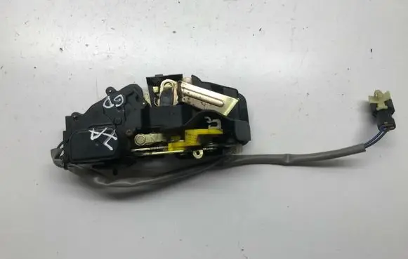 KIA Carens I Rear door lock
