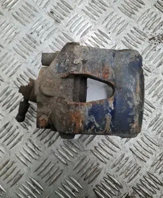 Volkswagen Golf VII Front brake caliper