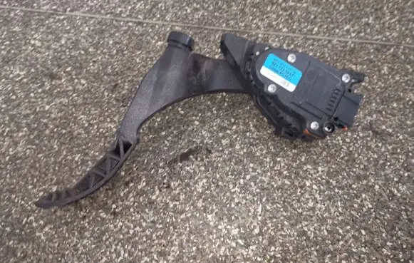 Audi A2 Accelerator throttle pedal 8Z1723523F