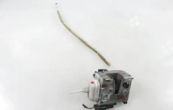 Audi A4 S4 B5 8D Front door lock 8D1837015E
