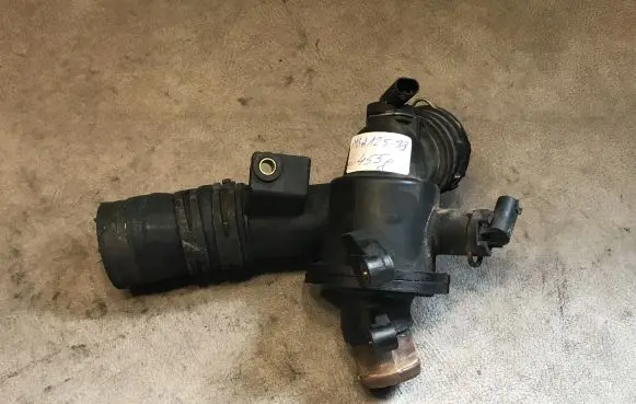 Mercedes-Benz E W212 Thermostat housing A6512000615