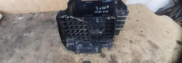 Battery box tray