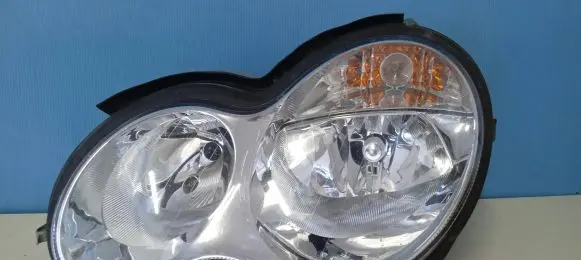 Mercedes-Benz C W203 Headlight/headlamp A2038203161