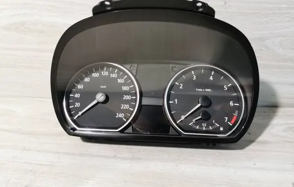 BMW 1 E81 E87 Speedometer (instrument cluster) 9110191 102493251 100141295