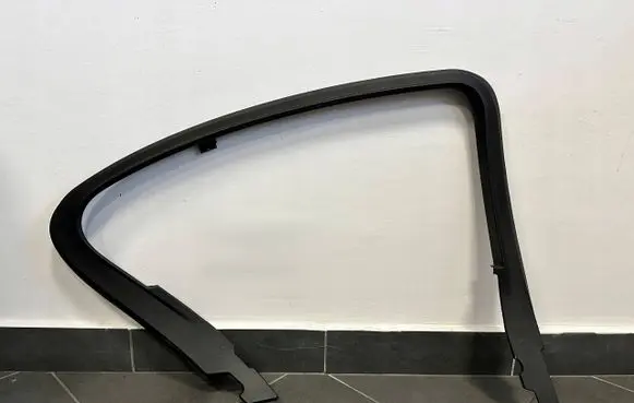 BMW 5 G30 G31 G38 Rear door glass trim molding 7384927