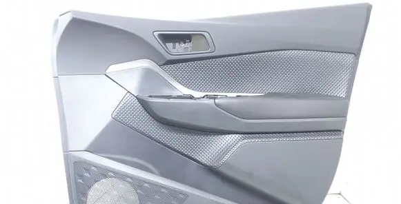 Toyota C-HR I Front door card panel trim 67061F4110C3 67781X1B25