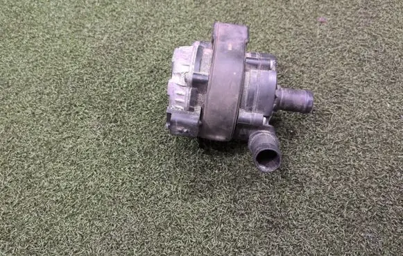 Renault Trafic III (X82) Electric auxiliary coolant/water pump 210107745R 0392024152 20220308