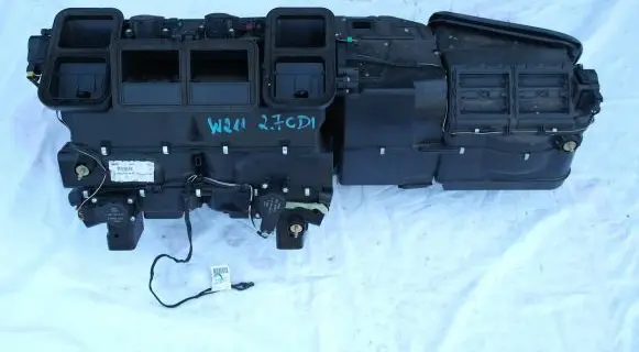 Mercedes-Benz E W211 Interior heater climate box assembly A2118300462 38410 3840