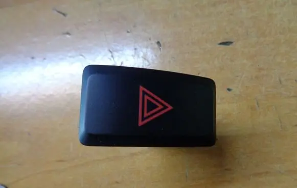 Mitsubishi Space Star Hazard light switch