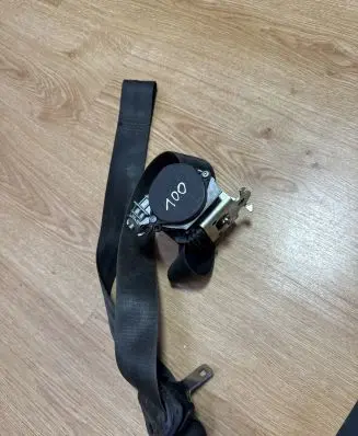 Peugeot 1007 Front seatbelt 7463024 B507744