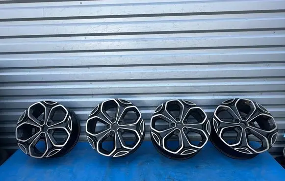 Renault Kadjar R19 alloy rim 403005301R