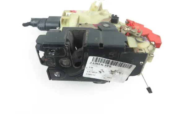Volkswagen Jetta V Front door lock 3B1837016AA