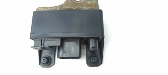 Mercedes-Benz C W203 Glow plug pre-heat relay 