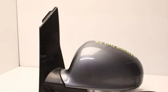 Volkswagen Golf Plus Front door electric wing mirror 