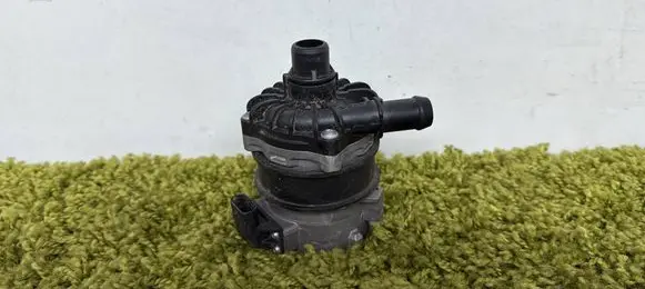 Volvo XC90 Electric auxiliary coolant/water pump 31338384