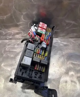 Mercedes-Benz ML W164 Fuse module a1646402372