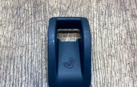 Volkswagen Touareg II ISOFIX cover 7P6887233A