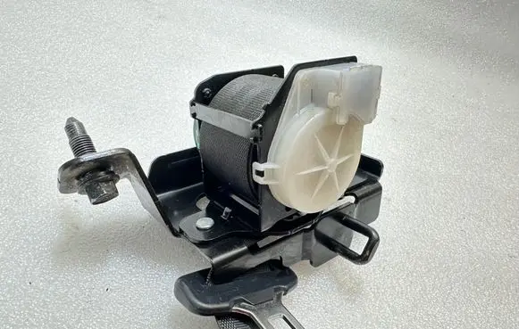 Hyundai i40 Rear seatbelt 898103Z000 898103Z000RY