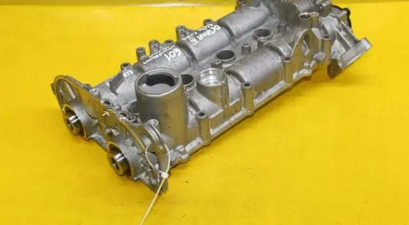 Skoda Octavia Mk3 (5E) Rocker cam cover 04E103479