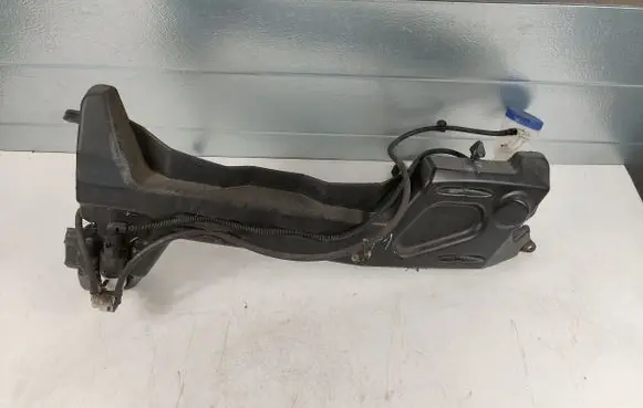 Citroen C4 II Picasso Windshield washer fluid reservoir/tank 9676088180