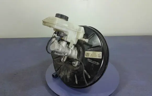 Volkswagen PASSAT B8 Brake booster 5Q1614105CH