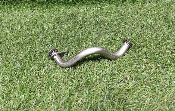 Volkswagen Jetta VI Coolant pipe/hose 04E145735C