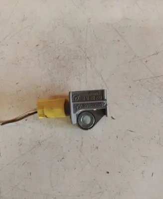 Mercedes-Benz C W204 Airbag deployment crash/impact sensor A2048201985 04896011AB 5WK43584
