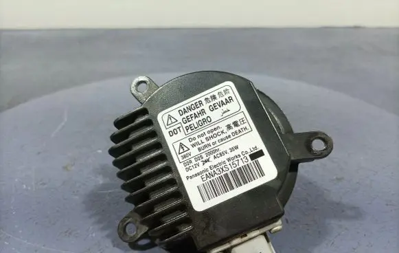 Infiniti QX70 S51 Voltage converter/converter module 