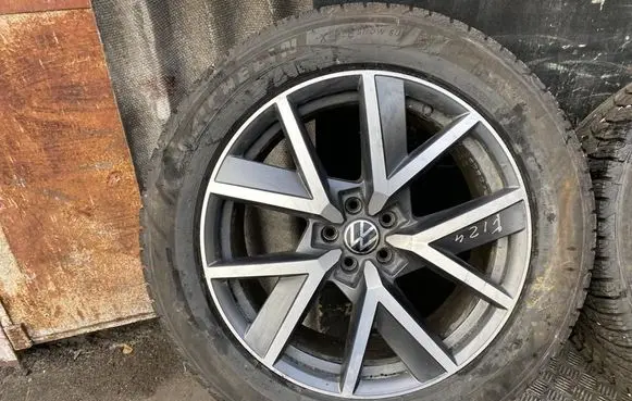 Volkswagen Touareg III R20 alloy rim 760601025Q