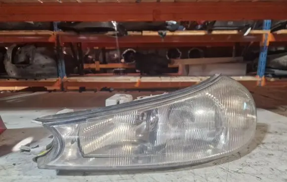 Ford Mondeo MK II Headlight/headlamp 98BG13006FB