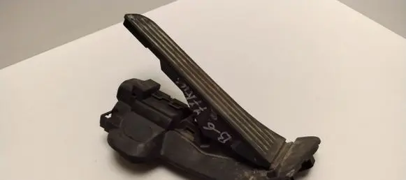 Volkswagen PASSAT B6 Accelerator throttle pedal 1K2721503N