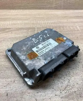Volkswagen PASSAT B5 Engine control unit/module ECU 3B0907557C 5WP433204