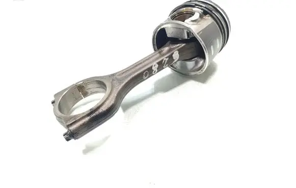 Peugeot 207 Piston with connecting rod 