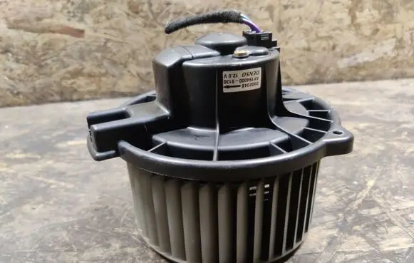 Cadillac SRX Heater fan/blower 090204B AY194000
