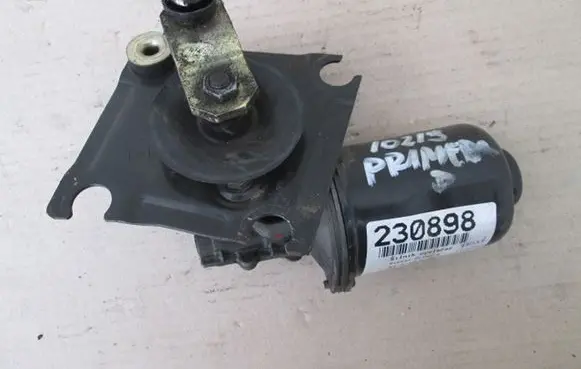 Nissan Primera Front wiper linkage and motor