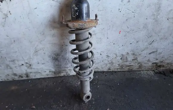 Toyota Prius (NHW20) Rear shock absorber with coil spring 