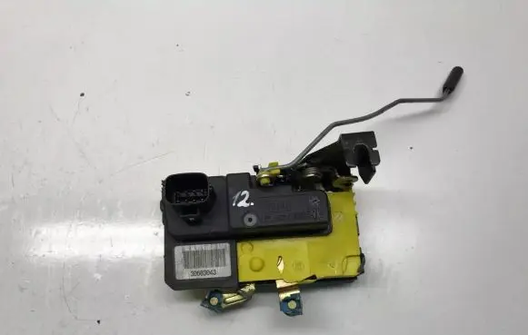 Volvo S80 Front door lock 30663043