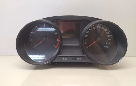 Volkswagen Polo V 6R Speedometer (instrument cluster) 6C0920730