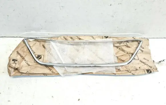 Seat Ibiza IV (6J,6P) Front bumper upper radiator grill 6j0854643b