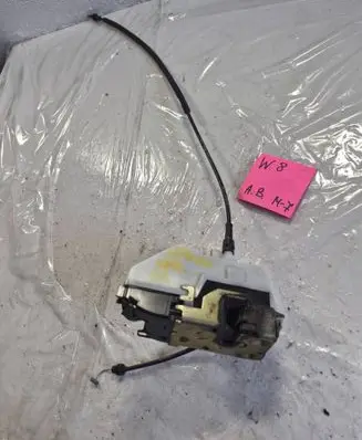 Citroen C2 Front door lock 9135S5
