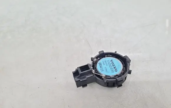Volvo V70 High frequency speaker in the rear doors 31252330