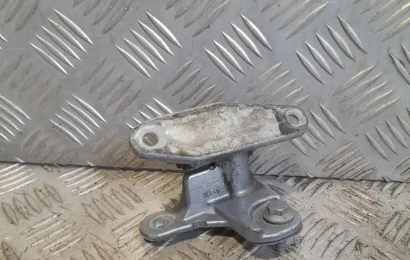 Mercedes-Benz B W245 Front door upper hinge