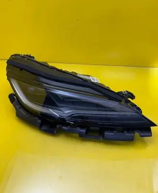 Tesla Model 3 Headlight/headlamp 1760889-00-F