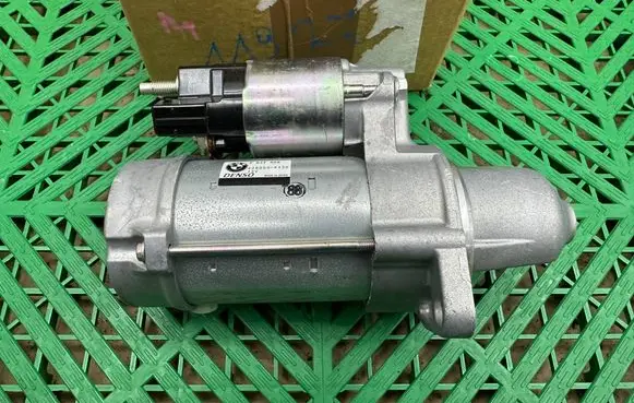 BMW 1 F20 F21 Starter motor 7631558 4280009130