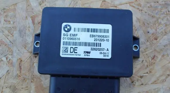 BMW 5 F10 F11 Hand brake control module 679908301