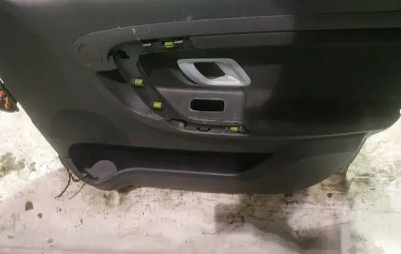 Skoda Roomster (5J) Front door card panel trim