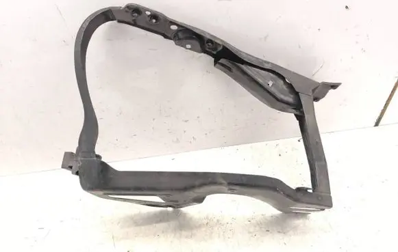 Headlight/headlamp mounting bracket